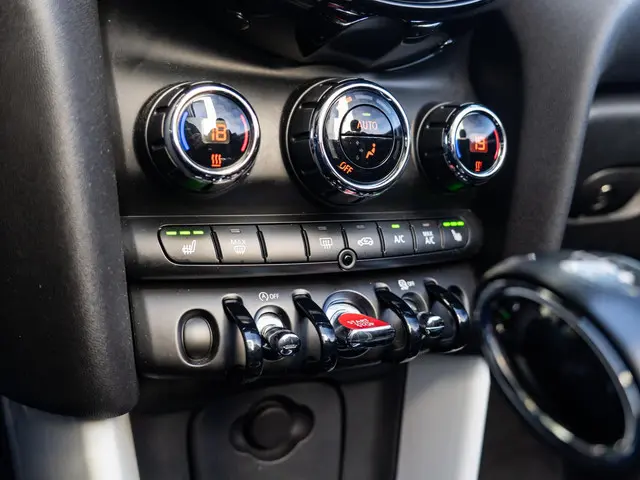 MINI Cooper Cabrio Aut. 2017 Benzine 28