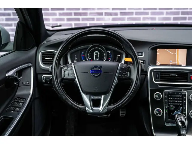Volvo S60 1.5 T3 R-Design 2018 Benzine 4