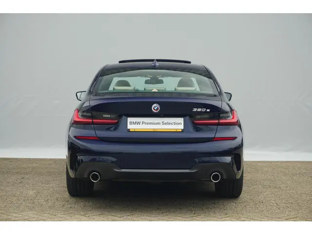 BMW 3 Serie Sedan 320e 2022 Hybride Benzine 6