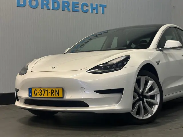 Tesla Model 3 3