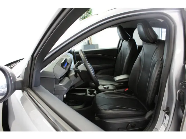 Ford Mustang Mach-E Extended RWD 98 kWh 2021 Elektrisch 9