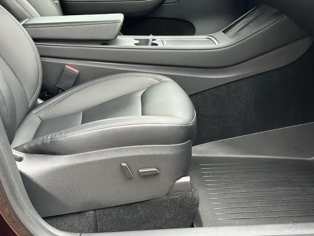 Tesla Model Y Long Range AWD 75 kWh 2023 Elektrisch 15