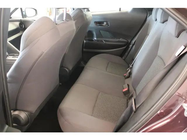Toyota C-HR 1.8 Hybrid 140 Active 2024 Hybride Benzine 14