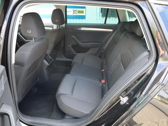 Škoda Superb Combi iV 1.4 TSI PHEV 2020 Hybride Benzine 34