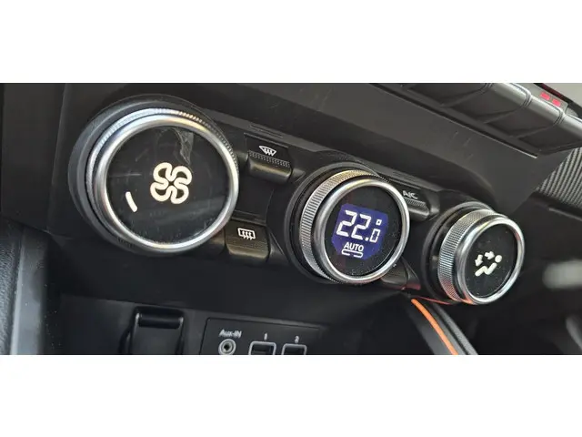 Renault Clio 1.3 TCe R.S. Line 2020 Benzine 28