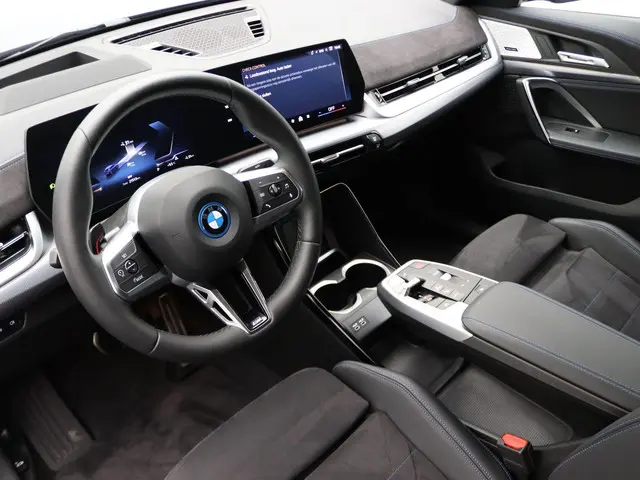 BMW iX2 eDrive20 2024 Elektrisch 8