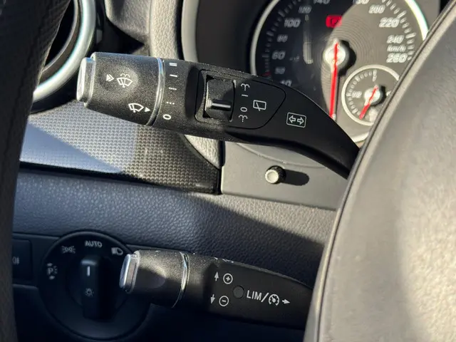 Mercedes-Benz B-Klasse 180 Ambition 2015 Benzine 24