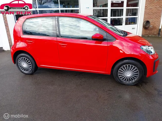 Volkswagen up! 1.0 BMT move up! 2019 Benzine 2