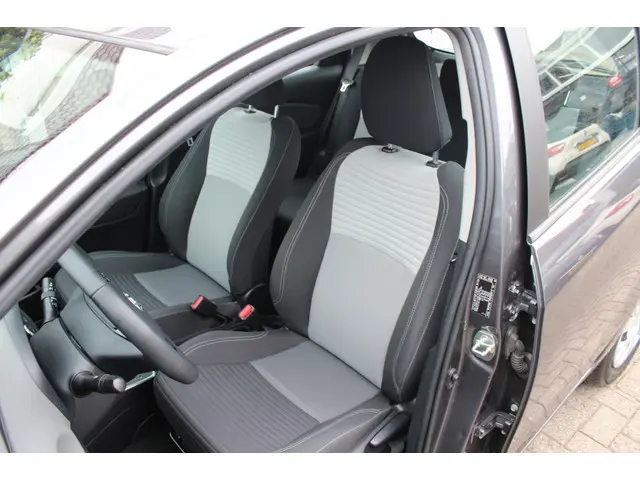 Toyota Yaris 1.5 Hybride Active 2020 Hybride Benzine 8