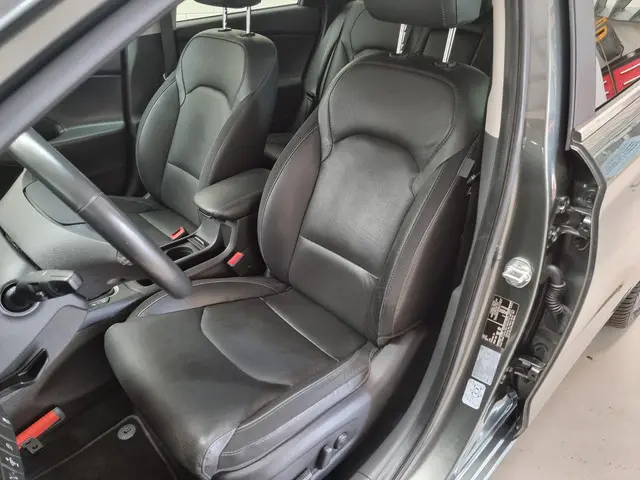 Hyundai i30 Wagon 1.5 T-GDi MHEV Premium 2022 Benzine 4