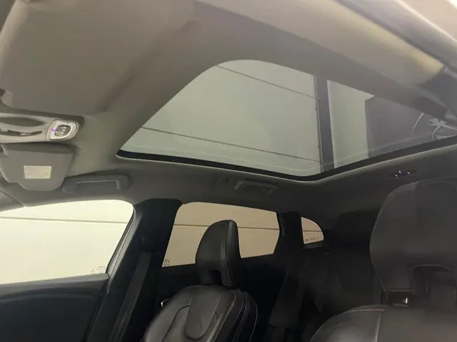 Volvo V40 Cross Country 2.0 D2 Summum 2016 Diesel 12