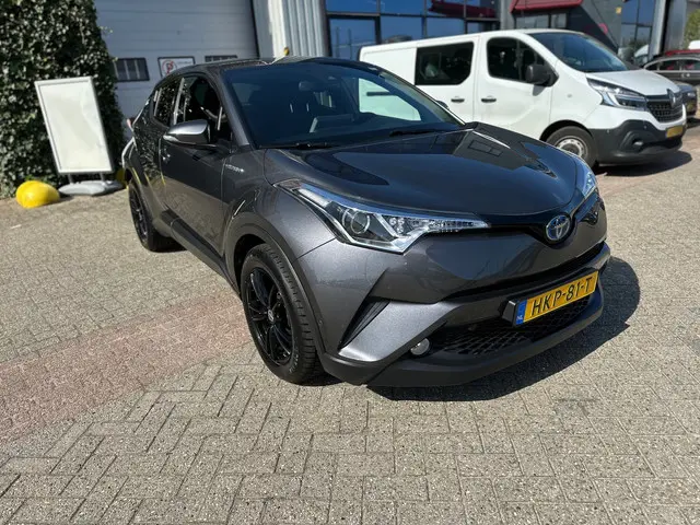 Toyota C-HR 1.8 Hybrid Active 2018 Hybride Benzine 4