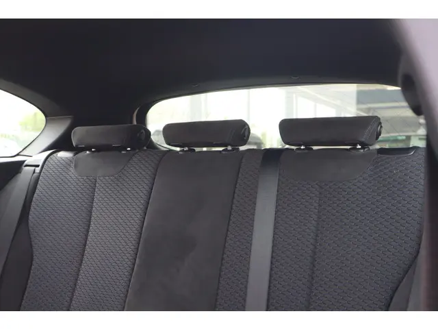 BMW 1 Serie 118i Business+ 2013 Benzine 8