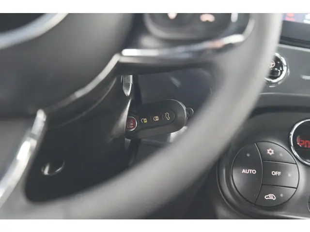 Fiat 500 1.0 Hybrid Dolcevita 2022 Benzine 16