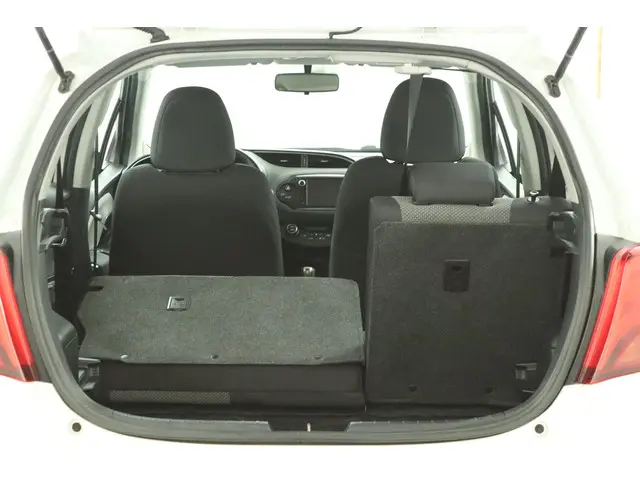 Toyota Yaris 1.5 Hybrid Lease 2015 Hybride Benzine 25