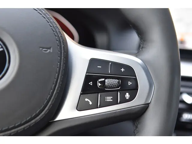 BMW 5 Serie 520i High Executive 2020 Benzine 17