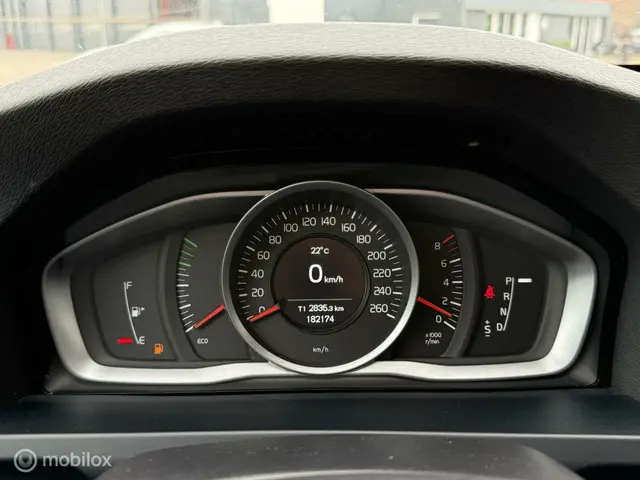 Volvo V60 1.6 T3 Momentum AUTOMAAT, TREKHAAK 2014 Benzine 15