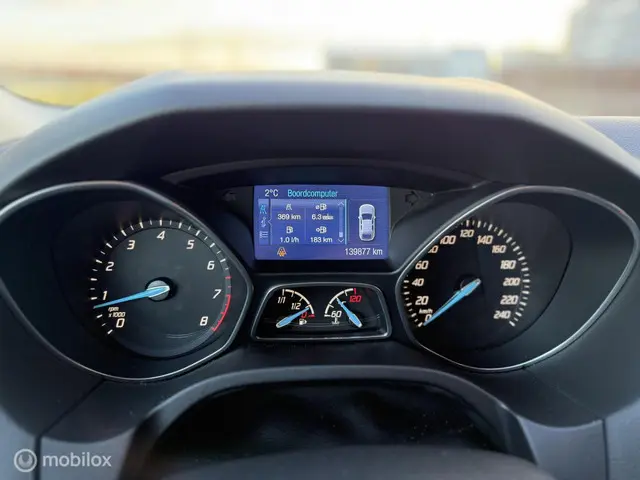 Ford Focus Wagon 1.0 EcoBoost Titanium 2013 Benzine 8