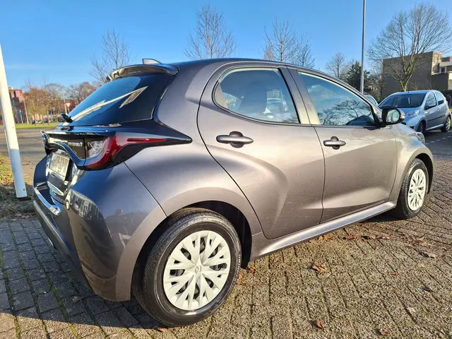 Mazda 2 Hybrid 1.5 CLIMA 2023 Hybride Benzine 3