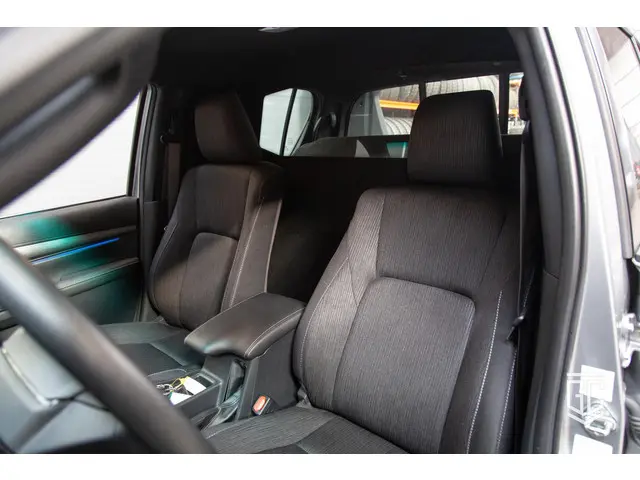 Toyota Hilux 4.0 Double Cab Adventure 2024 Benzine 11