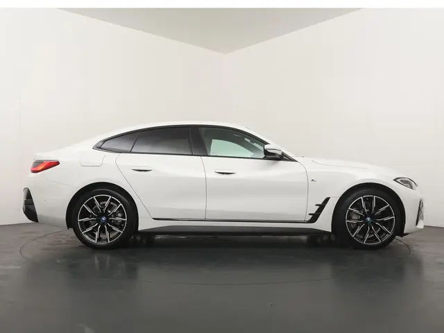 BMW i4 eDrive40 High Executive 84 kWh 2024 Elektrisch 4