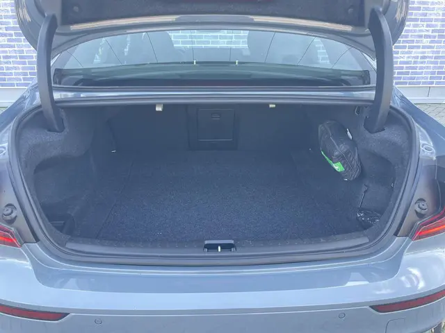 Volvo S60 2.0 B4 Plus Dark 2023 Benzine 22