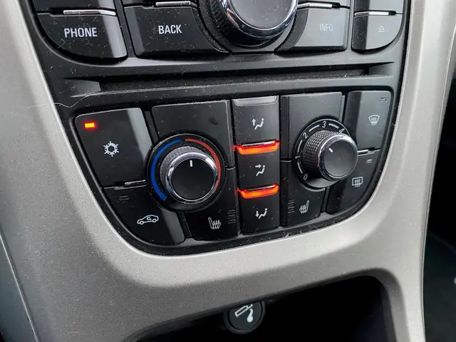 Opel Astra 1.4 Turbo cruise trek airco 2012 Benzine 19