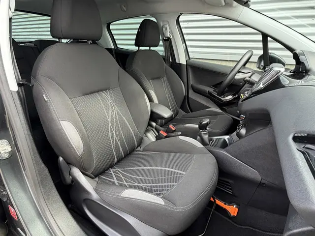 Peugeot 208 1.2 VTi Blue Lease 2012 Benzine 11