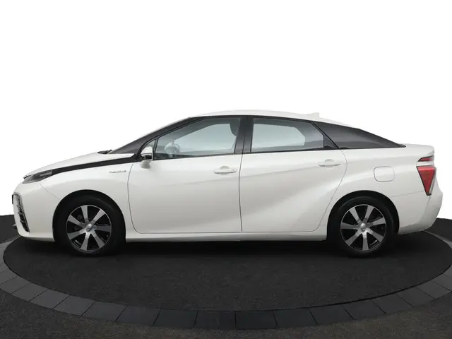 Toyota Mirai FCV Executive 2016 Waterstof 3