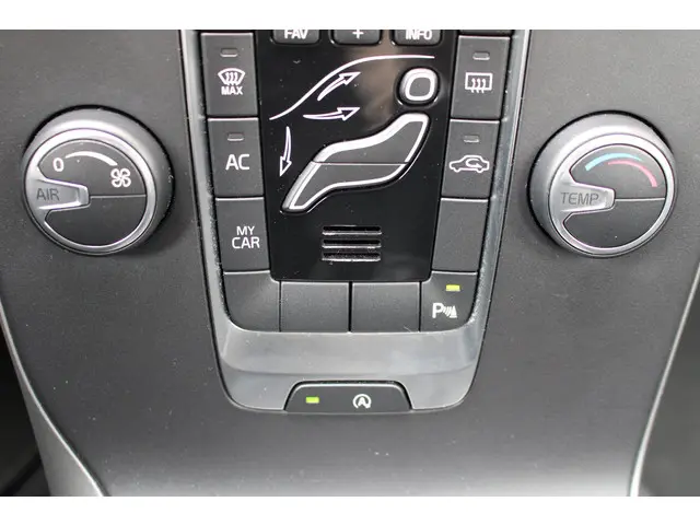 Volvo V40 2.0 T2 Momentum 2018 Benzine 13