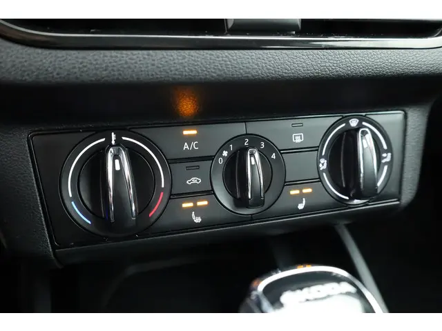 Škoda Kamiq 1.0 TSI Style DSG 2021 Benzine 19