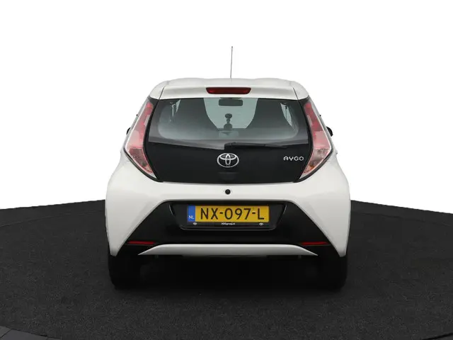 Toyota Aygo 1.0 VVT-i x-play 2017 Benzine 43