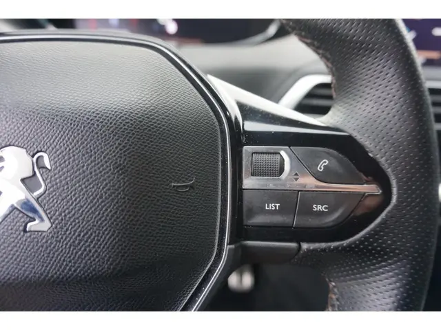 Peugeot 3008 1.2 PureTech GT Line 2019 Benzine 8