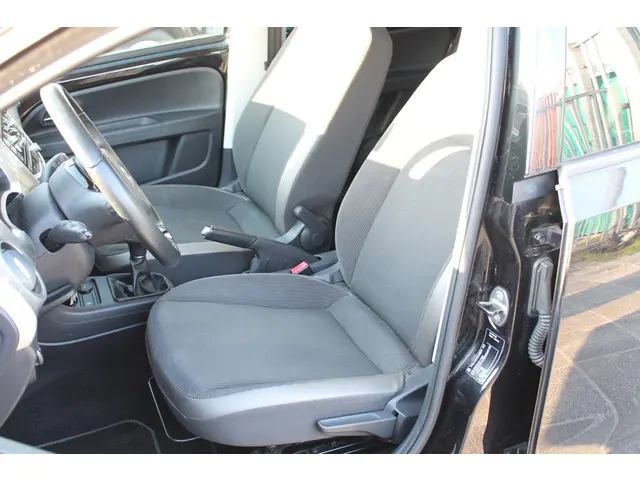 Volkswagen up! 1.0 high up! BlueMotion 2013 Benzine 7