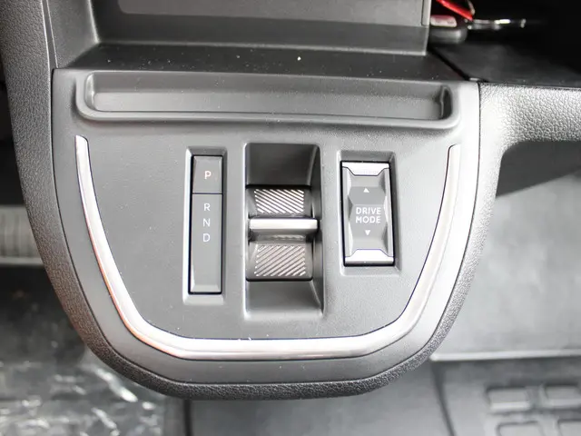 Peugeot e-Traveller Standard 75 kWh 2025 Elektrisch 30