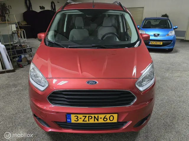 Ford Tourneo Courier 1.0 Titanium A. Camera 2015 Benzine 3