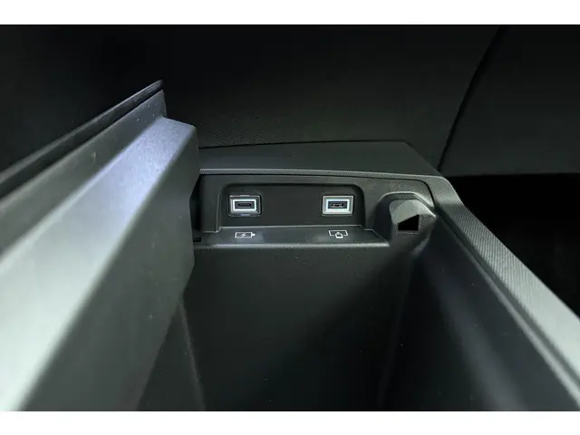 Peugeot e-5008 GT Avantage 73 kWh 2025 Elektrisch 40