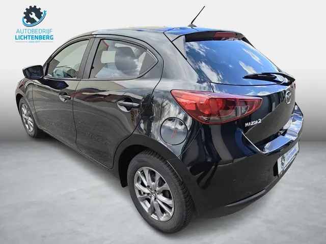 Mazda 2 3