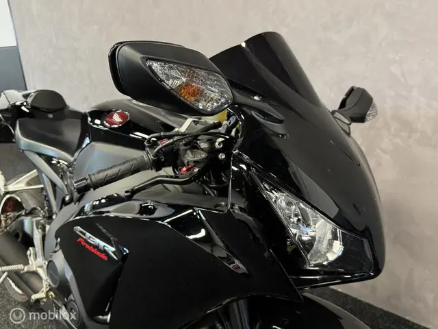 Honda CBR 1000 RR Fireblade eC-ABS 2016 Benzine 20