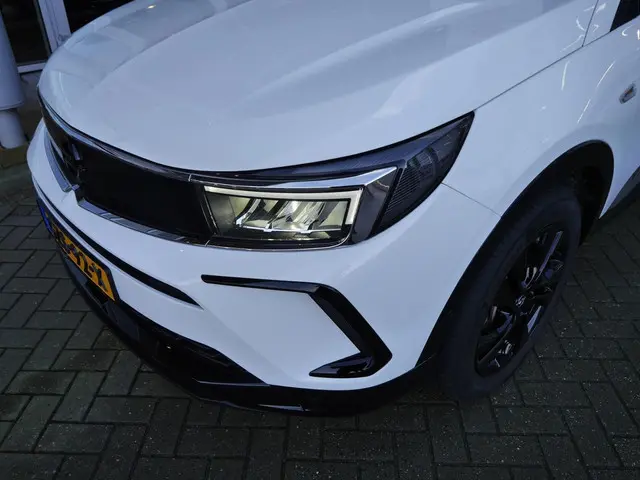 Opel Grandland 1.2 Turbo GS Black Pack 2024 Benzine 38