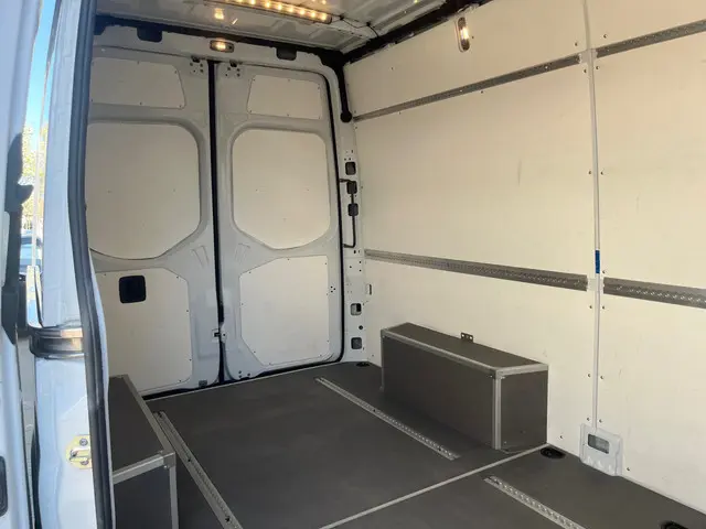 Mercedes-Benz Sprinter 317 1.9 CDI L2H2 2022 Diesel 28