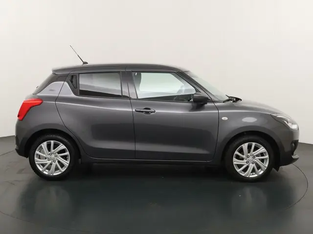 Suzuki Swift 1.2 Select Smart Hybrid 2022 Benzine 6