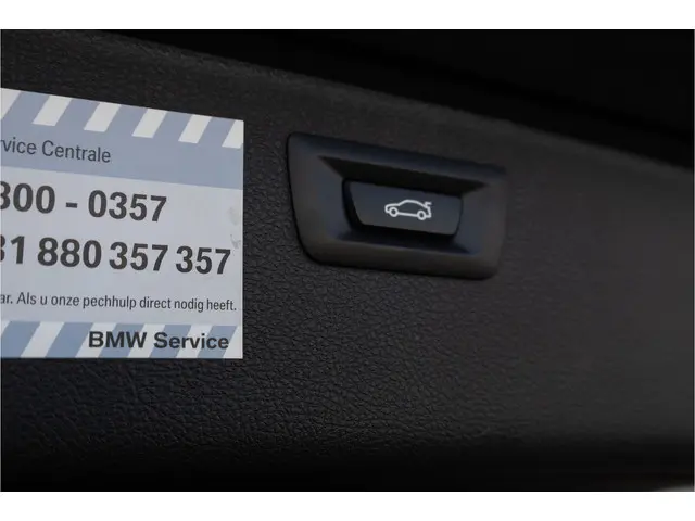 BMW 3 Serie Touring 320i M Sport Edition 2019 Benzine 19