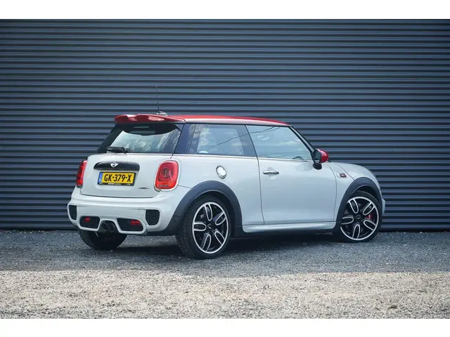 MINI Cooper Mini 2.0 John Works 2015 Benzine 4