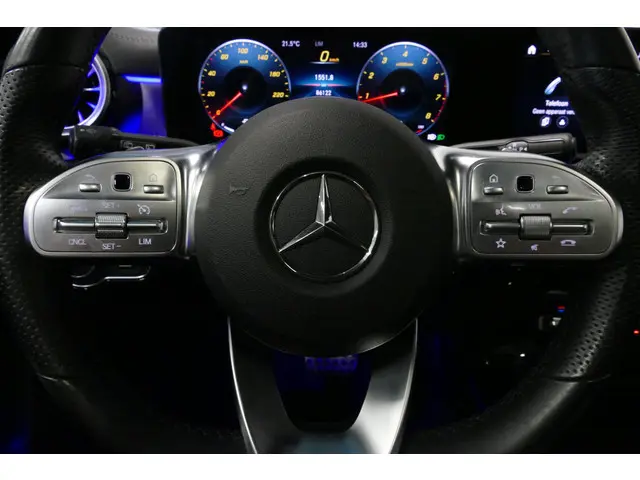 Mercedes-Benz A-Klasse 200 AMG Line 2021 Benzine 25