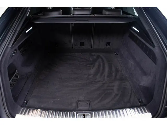 Audi Q8 55 TFSI quattro Pro Line Plus 2020 Benzine 26