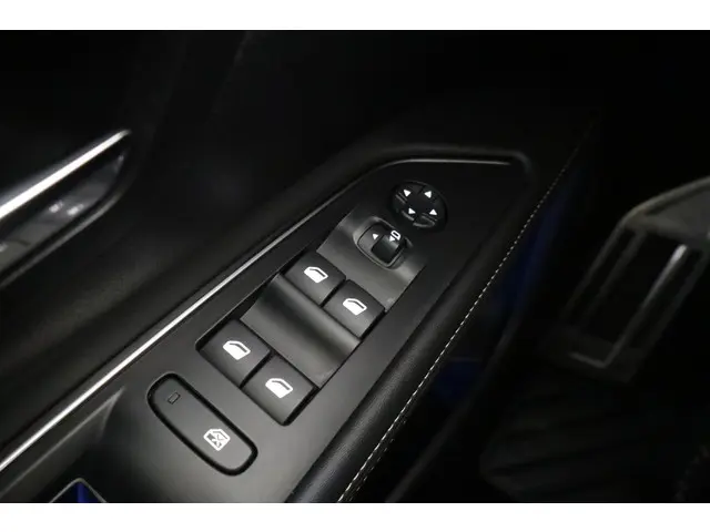 Peugeot 5008 1.2 Hybrid 145 GT 2024 Hybride Benzine 19