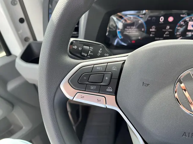 Volkswagen Crafter 35 2.0 TDI L4H3 2024 Diesel 14