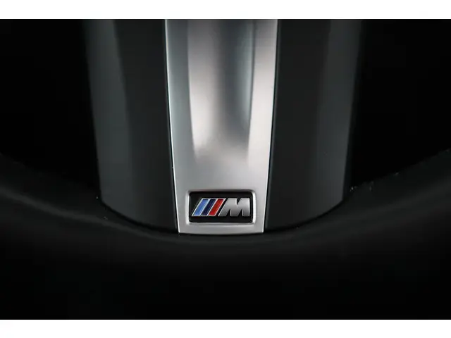 BMW 3 Serie 320e 2024 Hybride Benzine 48