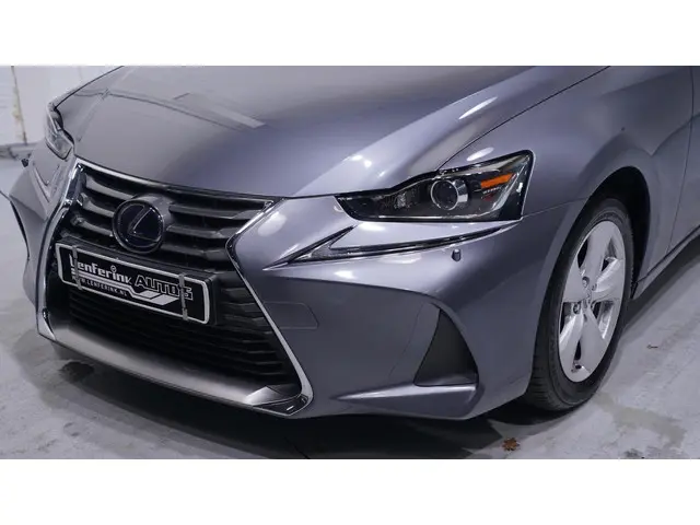 Lexus IS 300h Hybrid 2020 Hybride Benzine 10
